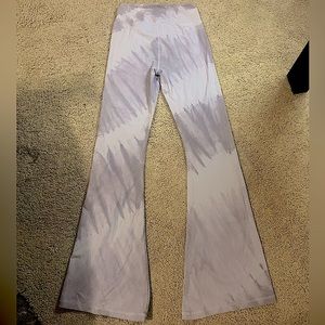 Victoria’s Secret pink flare crossover leggings grey tie dye size M